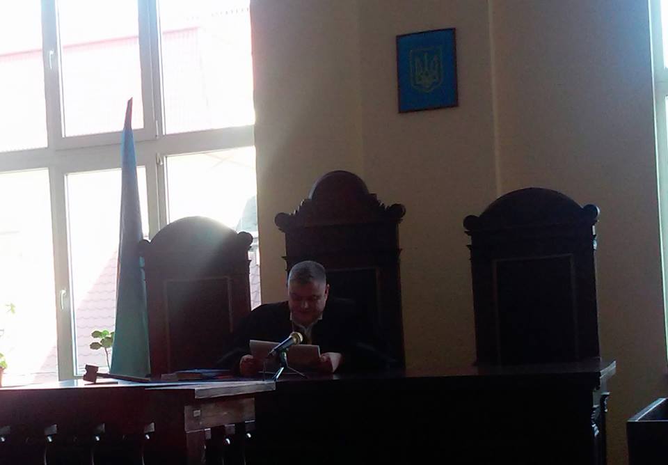 Суд у Мукачеві  знову переніс розгляд справи щодо "п'яного" керування ужгородського судді Ротмістренка через його неявку
