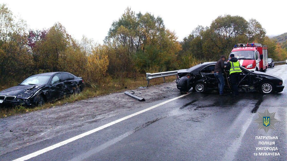 На Закарпатті у зіткненні двох BMW постраждали студенти-індуси (ФОТО)