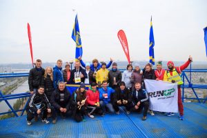 Закарпатці Сергій Расчупкін та Наталія Шозда прибігли другим і третьою у змаганнях з вертикального бігу по сходинках (ВІДЕО)