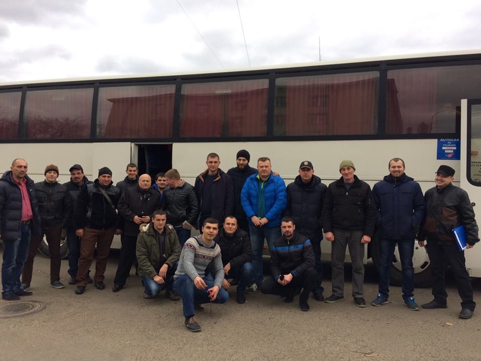 Закарпатські воїни відправилися на двотижневу реабілітацію у Словаччині (ФОТО)