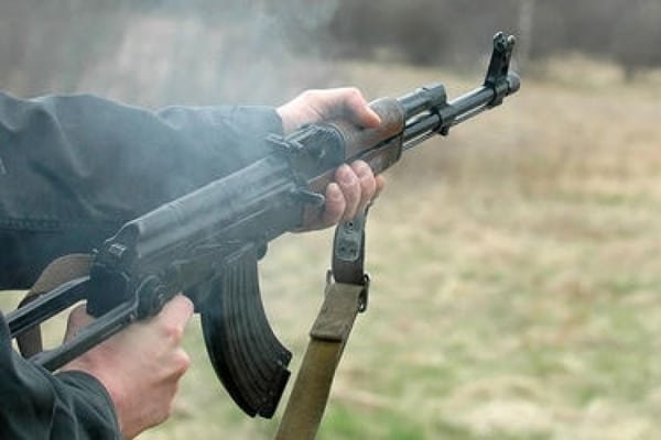 На Рахівщині п'яний і озброєний "Монах" стріляв з автомата під час затримання поліцією, 23-річний лейтенант – у реанімації (ФОТО)