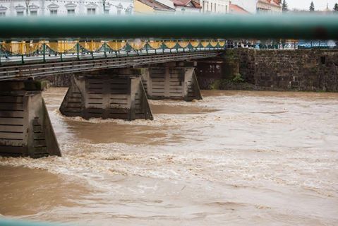 Ситуація в Ужгороді контрольована, аварійні служби працюють у посиленому режимі (ВІДЕО)