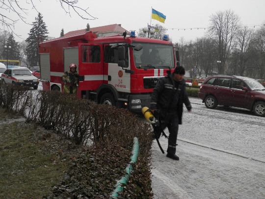 Пожежу в будівлі обласної ради профспілок в Ужгороді ліквідовано (ФОТО, ВІДЕО)(ОФІЦІЙНО)