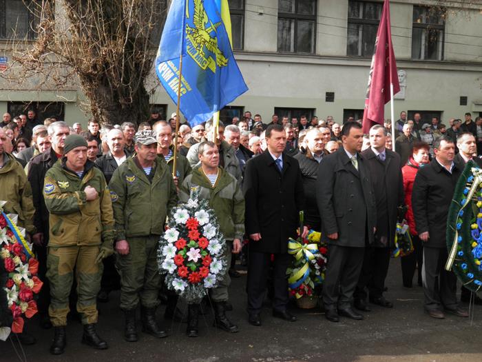 В Ужгороді пройшов мітинг-реквієм до Дня вшанування учасників бойових дій в Афганістані (ФОТО)