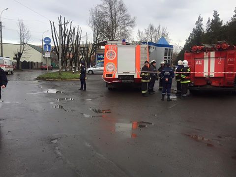 В Ужгороді "замінували" автомийку (ФОТО)