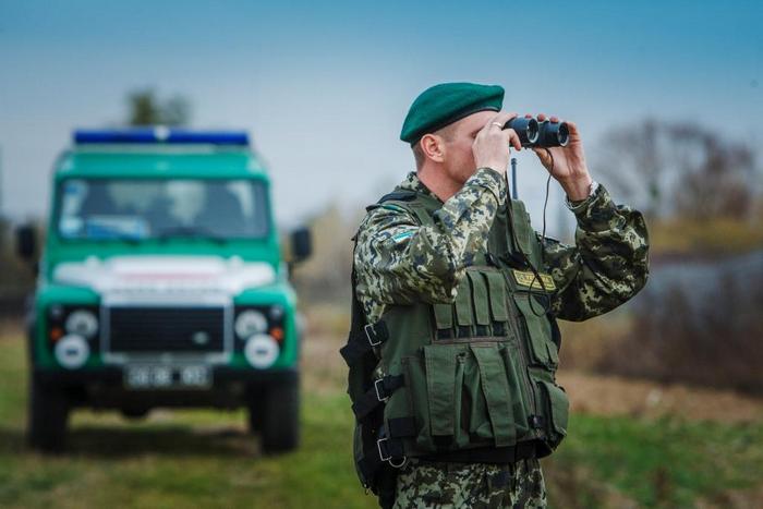 На Закарпатті прикордонники пострілами зупиняли контрабандиста