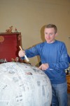 Близько 8 кг паперу та 15 л клею знадобилося для створення цьогорічної найбільшої великодньої писанки Іршавщини 