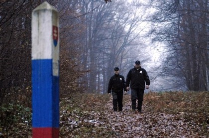 Прикордонники затримали "нелегалів" з Великоберезнянщини, що поверталися зі Словаччини
