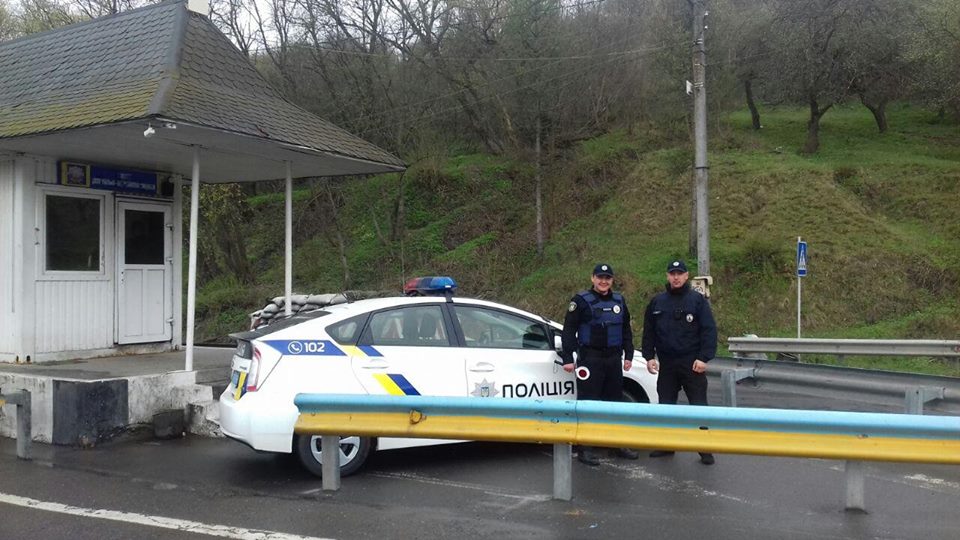 Три екіпажі патрульних обслуговуватимуть стаціонарний пост "Нижні Ворота" та дорогу до Мукачева (ФОТО)