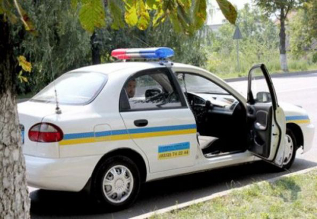 В Ужгороді під час перевірки авто, що порушило ПДР, виявили крадіїв комп'ютерної техніки