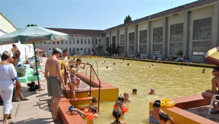 У Мукачеві встановлено новий розмір плати за відвідування термального басейну