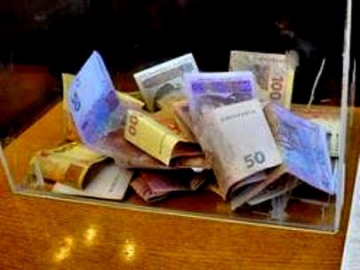У Виноградові з аптеки викрали скриньку для пожертв