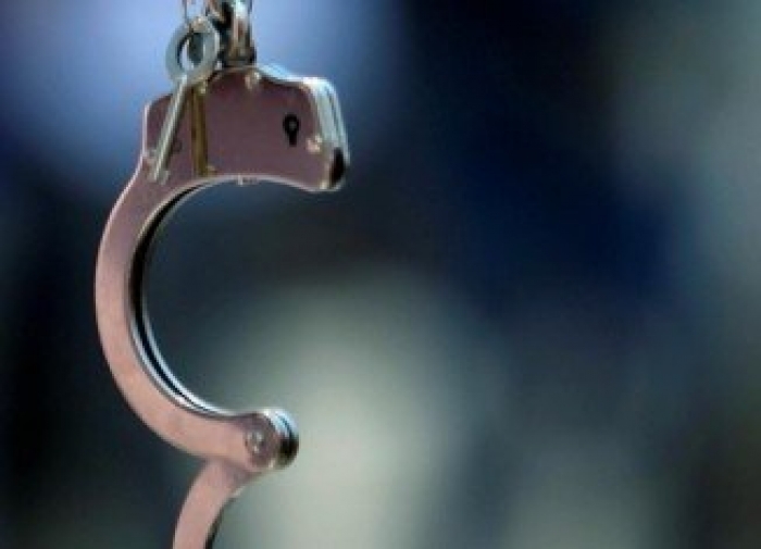 Посеред вулиці в Ужгороді парочка циганів зірвала з шиї перехожого золотий ланцюжок на 12 тис грн