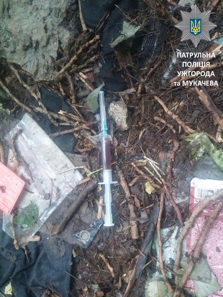 У Мукачеві затримали жінку, що несла "на передачу" ацетат морфіну (ФОТО)