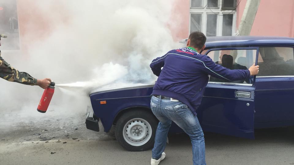 В Ужгороді під час руху загорівся ВАЗ