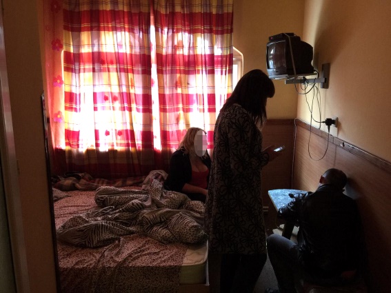 В Ужгороді викрили звідницю, що за 400 грн підшукала клієнту повію