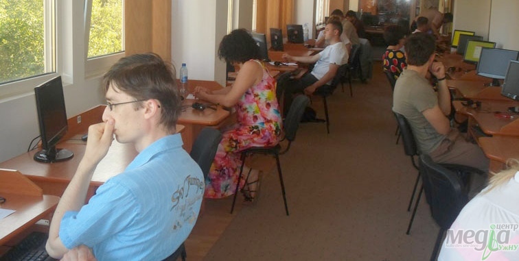 В УжНУ перевіряли викладачів на знання англійської