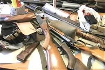 За півмісяця закарпатці здали в міліцію 73 одиниці зброї, 116 набоїв, 11 газових пістолетів та 2 "травмати"
