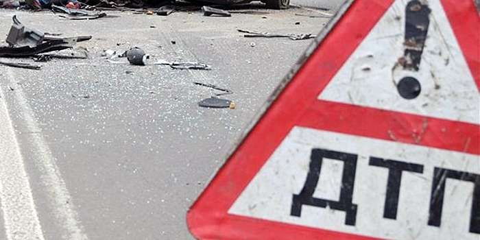 На Великоберезнянщині ВАЗ зіткнувся з бетонним мостом, водій із матір'ю – в "травматології"