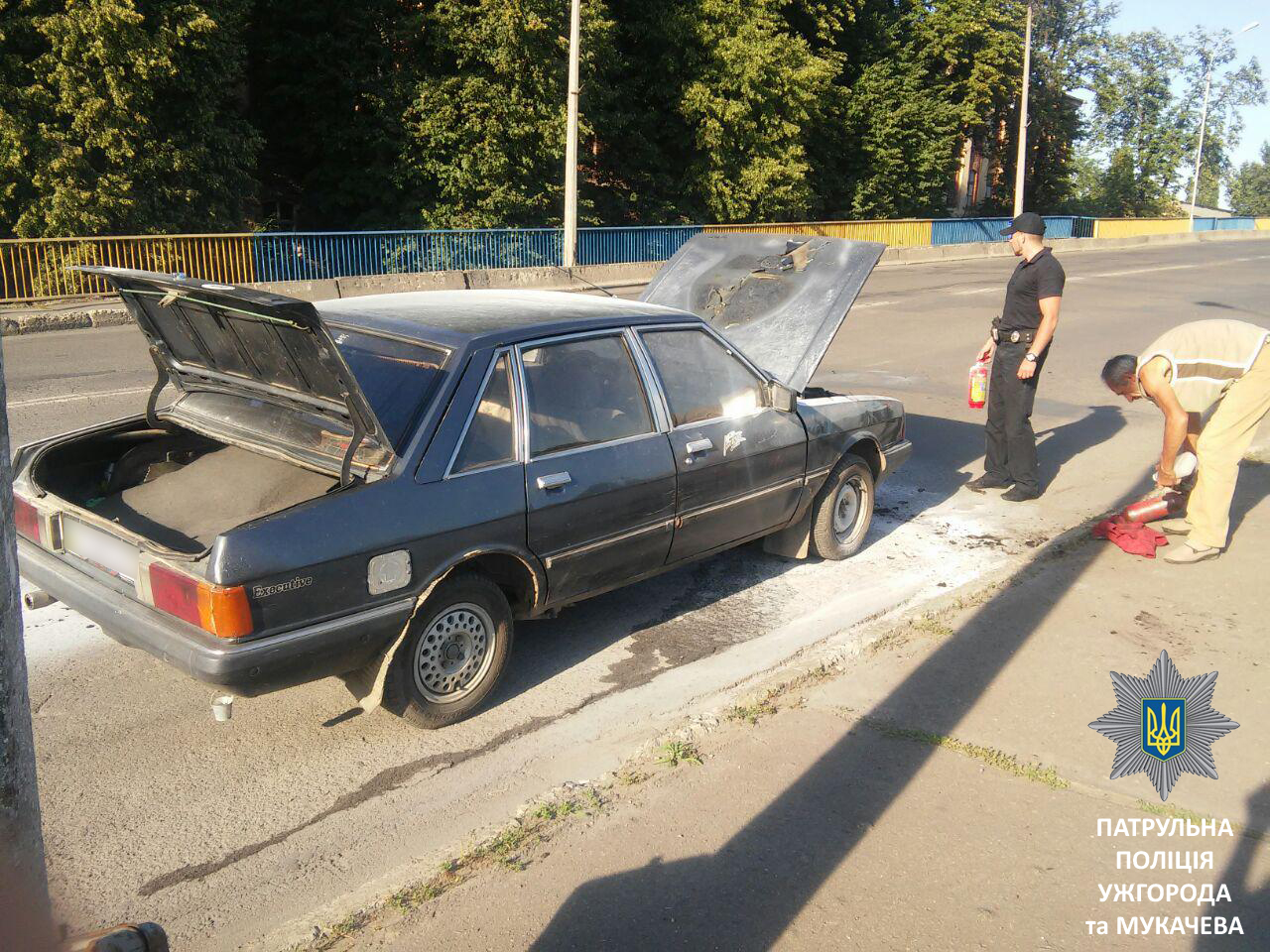 "Талбот" у Мукачеві загорівся, рухаючись через транспортний міст (ФОТО)