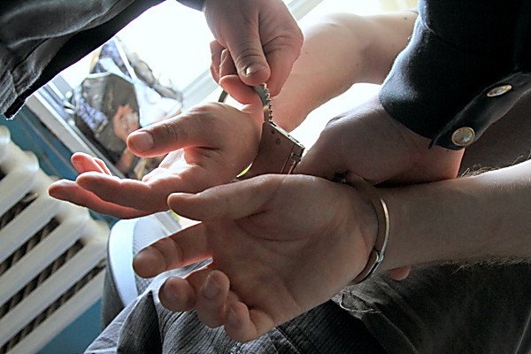Троє ужгородців на вулиці пограбували волинянина