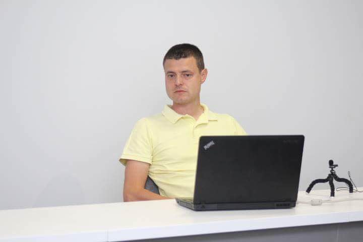 На фестивалі пива у Мукачеві до хмільного напою подаватимуть курячі крильця, крумплі на шпорі, свинячі вушка, сири та раків 