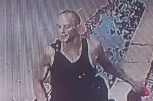 В Ужгороді камера відеоспостереження зафіксувала обличчя ще одного велозлодія (ФОТО)