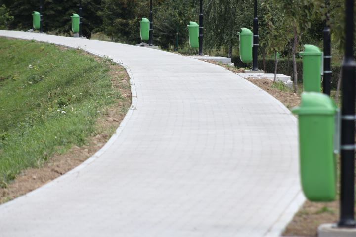 У Мукачеві завершують облаштовувати нову набережну (ФОТО)