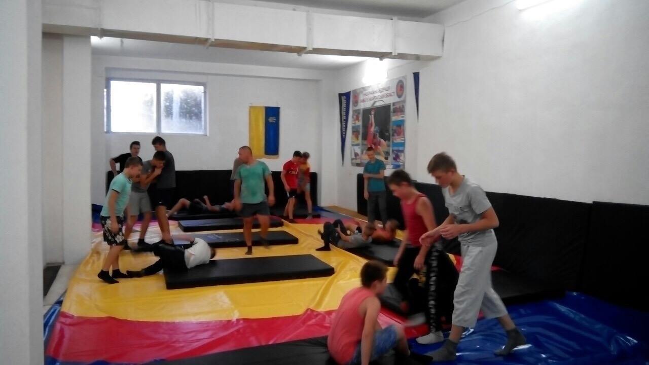 У закарпатському Воловці 40 дітей безкоштовно навчаються самбо (ФОТО)