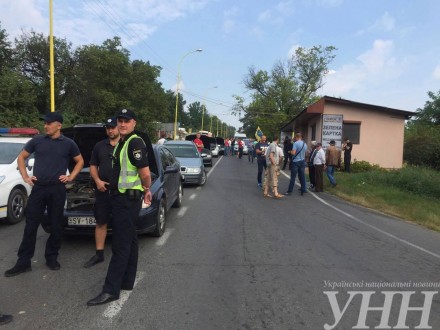 ПП "Ужгород" й досі заблокований власниками авто з іноземною реєстрацією