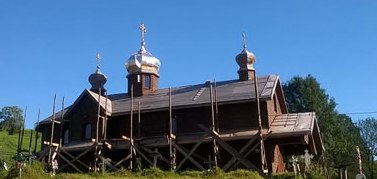 Дерев'яні храми Закарпаття: новий вандалізм московсько-цибулькового стилю (ФОТО)