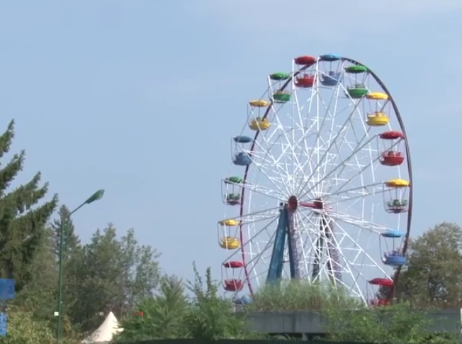 У Мукачеві запустили оглядове колесо (ВІДЕО)
