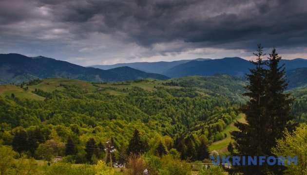 Чи потрібен Карпатам ще один "Буковель"?