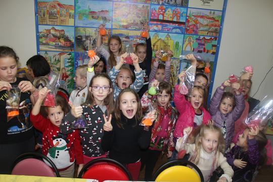 "Щасливі діти" реалізовують культурницько-психологічний проект для сімей переселенців (ФОТО)