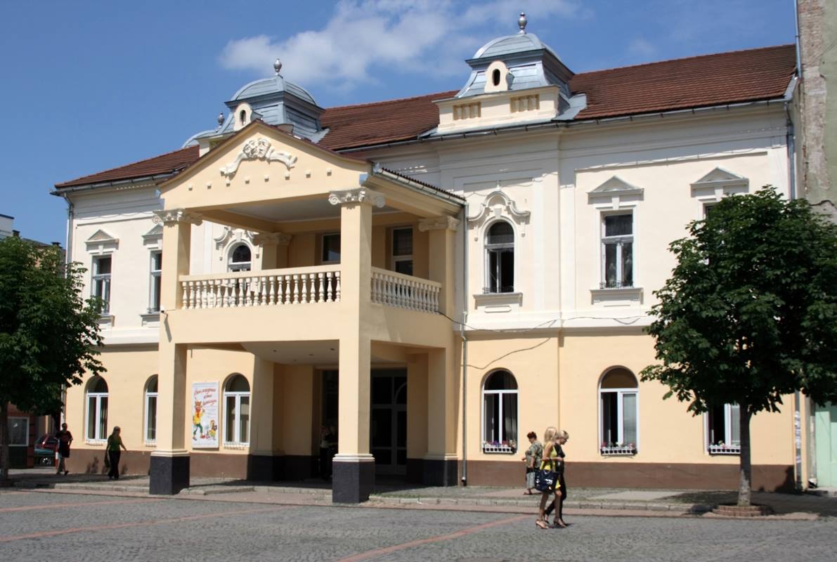 У Мукачеві трьома фестивалями відзначать 70-річчя Мукачівського драматичного театру