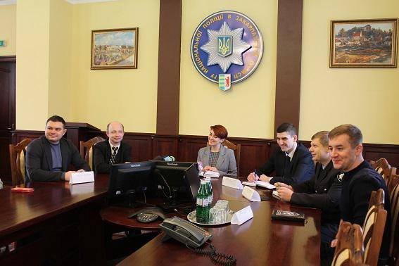 Поліція Закарпаття розпочала моніторинг своїх територіальних підрозділів на доступність для людей з інвалідністю