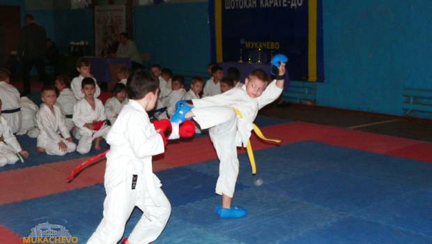 У Мукачеві відбувся осінній чемпіонат Закарпаття з Шотокан карате (ФОТО)