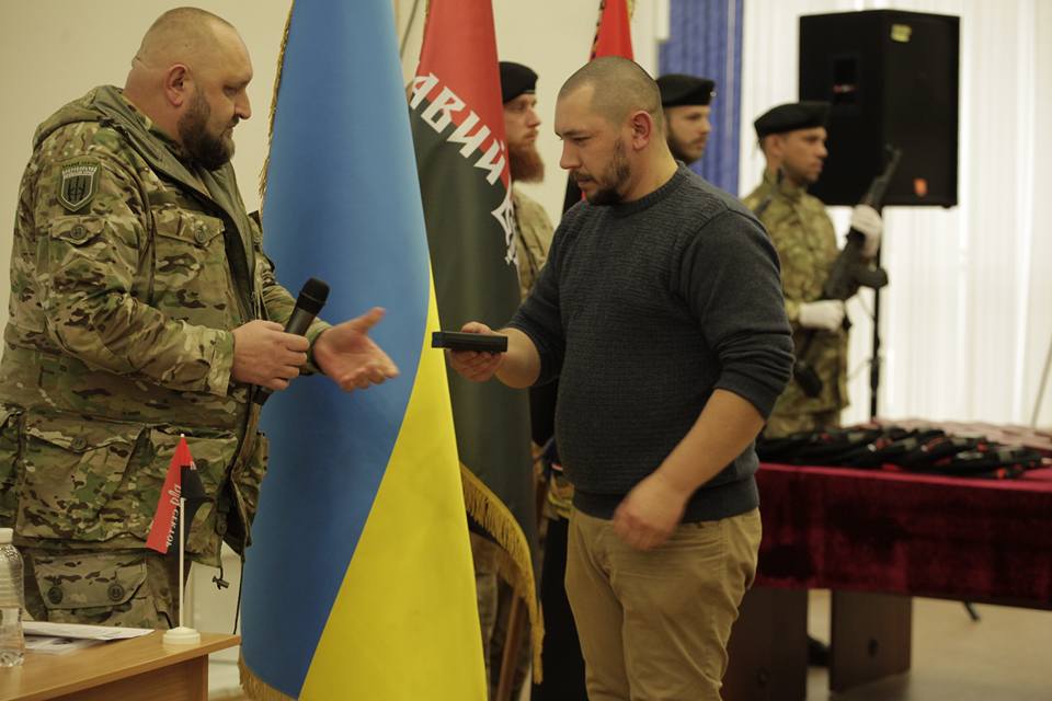 На з'їзді "Правого сектора" створили партію та нагородили адвокатів і бійців з Закарпаття (ФОТО)