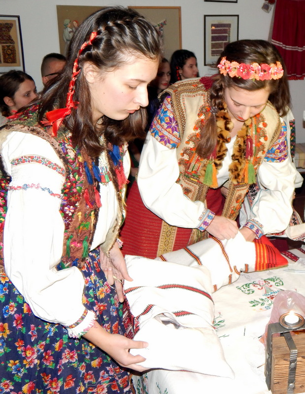 До свята Андрія у скансені в Ужгороді проведуть вечірню екскурсію та ворожитимуть на долю
