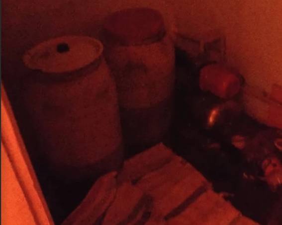 На Виноградівщині мешканець Форголань вкрав із будинку односельчанки 50 л вина, гроші та приставку до антени (ФОТО)