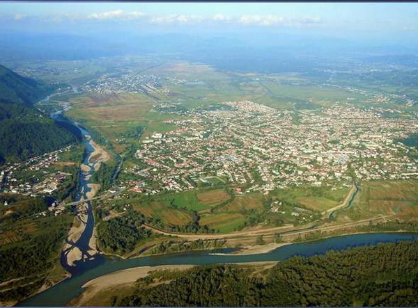 Через несплату у "Закарпатського металургійного заводу" на Хустщині відбирають 20 га землі вартістю у майже 40 млн грн