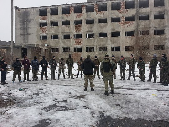 "Карпатська Січ" на черговому вишколі на Закарпатті навчала юнь поводженню зі зброєю та рухові в колоні (ФОТО)