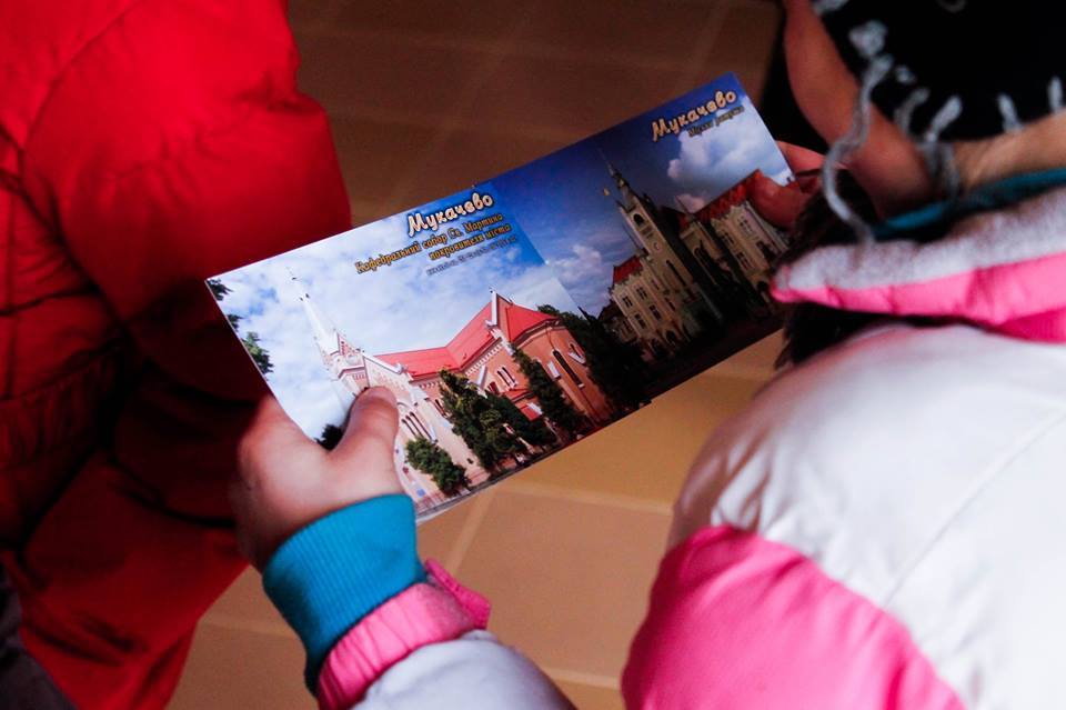 У Мукачеві дітям влаштували екскурсію Ратушею  (ФОТО)