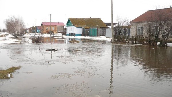 У Броньці на Іршавщині внаслідок підтоплення впали дві хати. Господарів встигли евакуювати заздалегідь