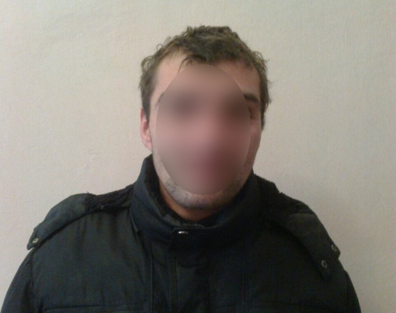 У Мукачеві городянин виніс із хати жінки, в якої раніше підробляв, домашні речі й декоративний меч (ФОТО)