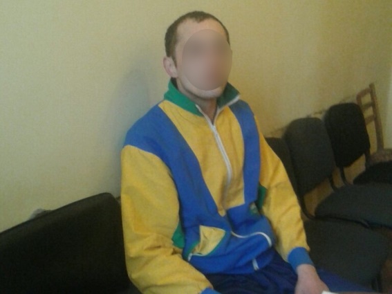 У Виноградові молодик вдерся в магазин, побив продавчиню й забрав із каси 7 тис грн