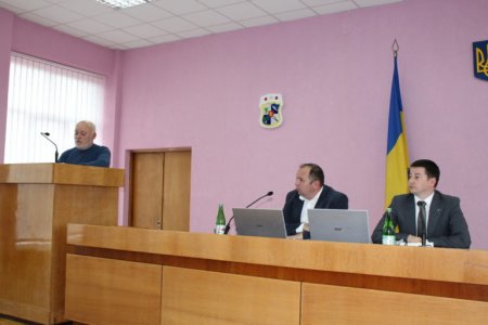 Відбулося позачергове сесійне засідання Виноградівської райради