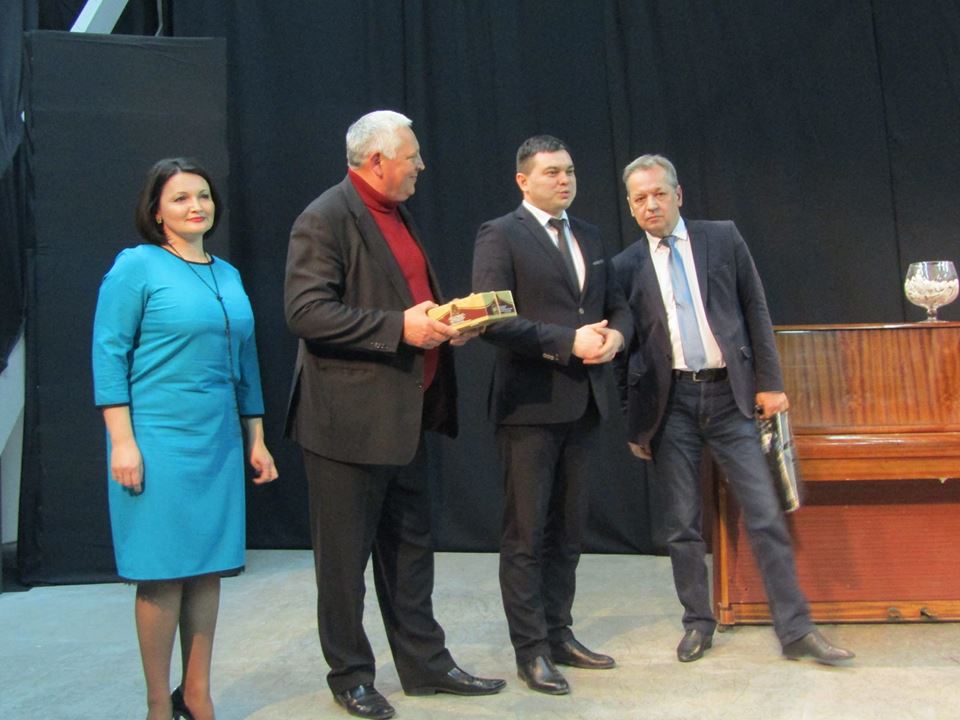 "Сакура фест" стартував в Ужгороді першою виставою фестивалю театрального мистецтва "Під цвітом сакури" – "Піаніст" (ФОТО)