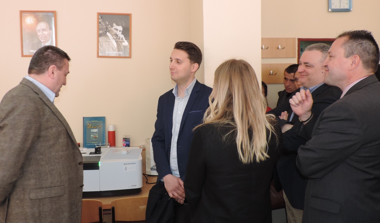 Угорці передали українсько-угорському навчально-науковому інституту УжНУ сучасне обладнання (ФОТО)