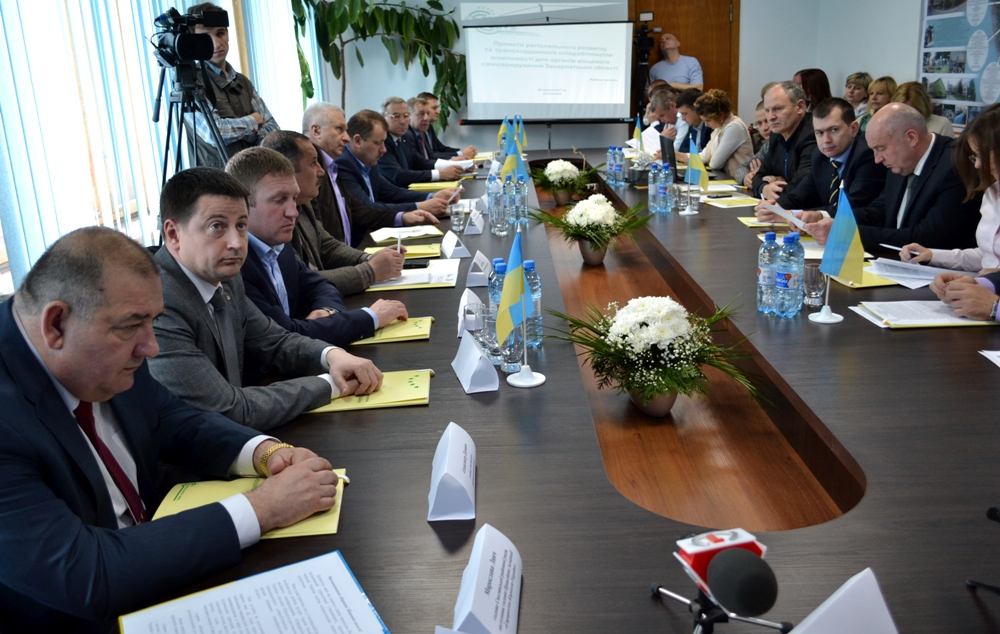 Свалявщина зібрала керівників Закарпаття та Львівщини, аби обговорити грантові проекти для органів місцевого самоврядування (ФОТО)